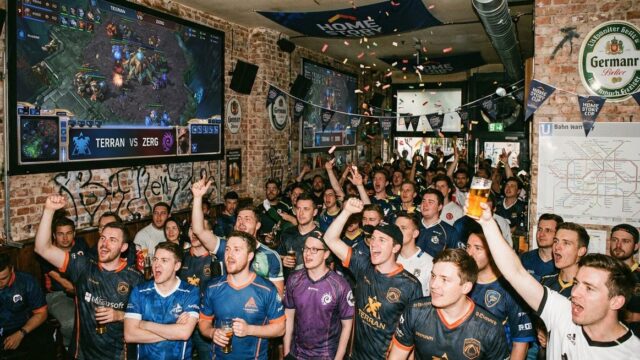BarCraft Berlin: Wie in der Hauptstadt die deutsche Esport-Bar-Bewegung begann